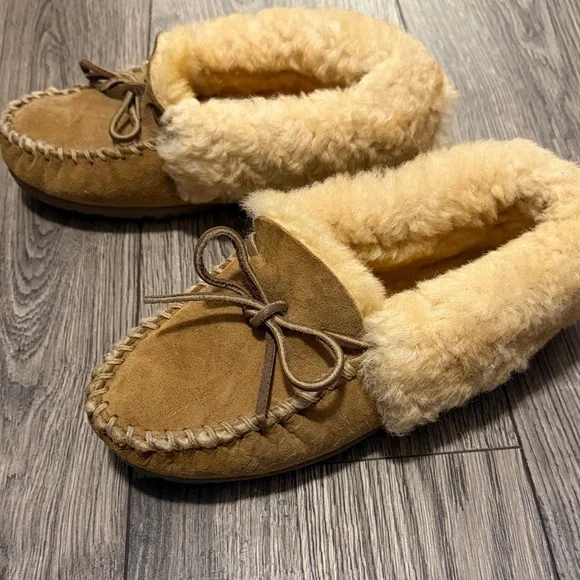 L.L. Bean Tan Rubber Outsole Moccasins - Picture 4 of 7